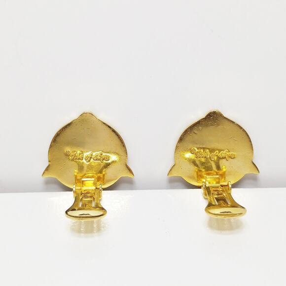 Vintage Isle of Skye Cloisonné Enamel Earrings, Black & White Lily, Gold Plated - Picture 9 of 10